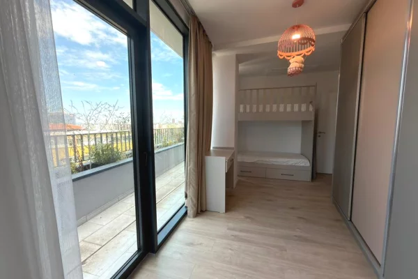 Shtepi me qera Apartament ne Tirane, 2+1, Mobilimi E mobiluar, Pagesa 3,000  Euro.
