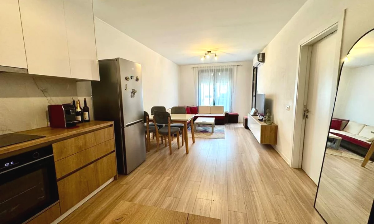 Shtepi me qera Apartament ne Tirane, 1+1, Mobilimi E mobiluar, Pagesa 550  Euro.
