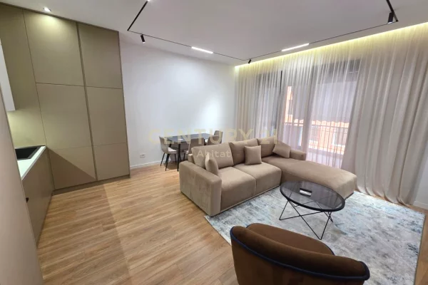 Shtepi me qera 2+1 ne Tirane - 1,050 Euro