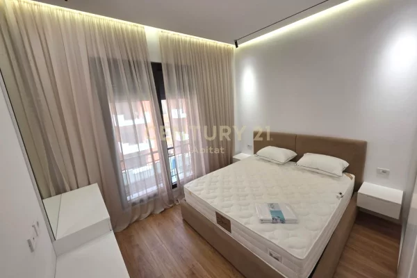 Shtepi me qera Apartament ne Tirane, 2+1, Mobilimi E mobiluar, Pagesa 1,050  Euro.
