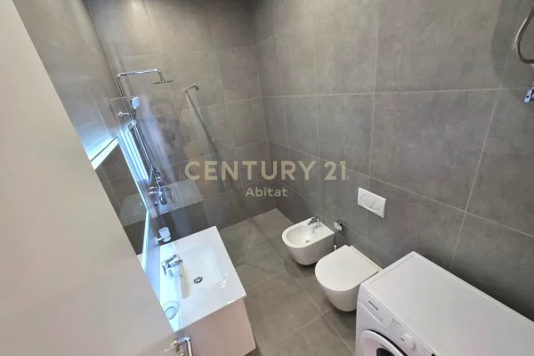 Shtepi me qera Apartament ne Tirane, 2+1, Mobilimi E mobiluar, Pagesa 1,050  Euro.