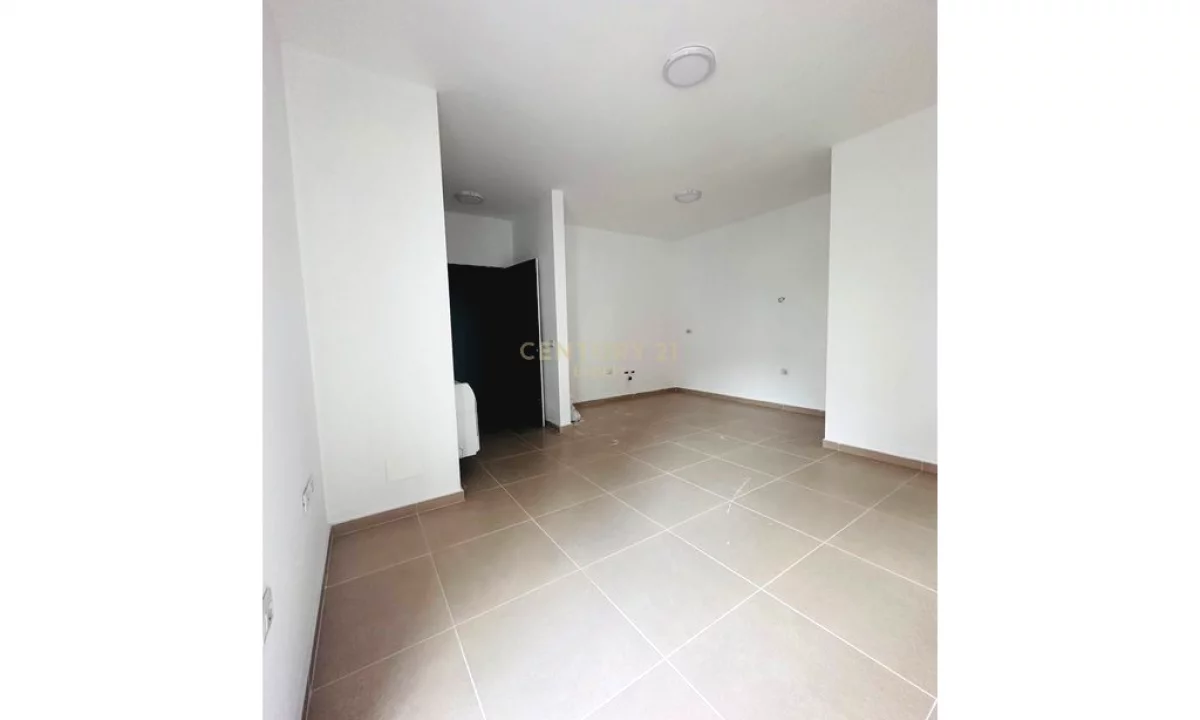Jepet apartament 1+1 me qira bosh, vetem per zyra, tek Rruga e Kosovareve.