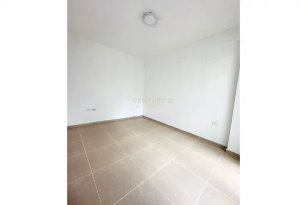 Jepet apartament 1+1 me qira bosh, vetem per zyra, tek Rruga e Kosovareve.