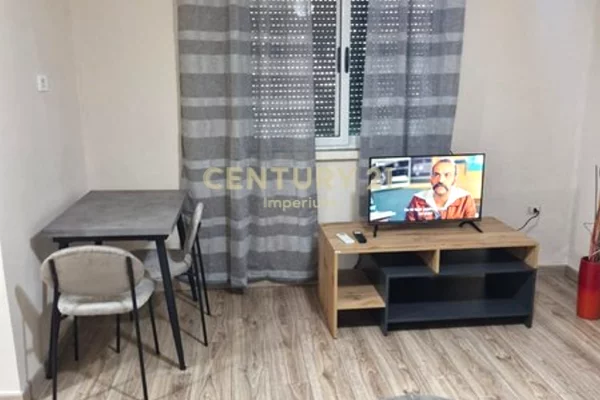 Shtepi me qera Apartament ne Tirane, 1+1, Mobilimi E mobiluar, Pagesa 450  Euro.
