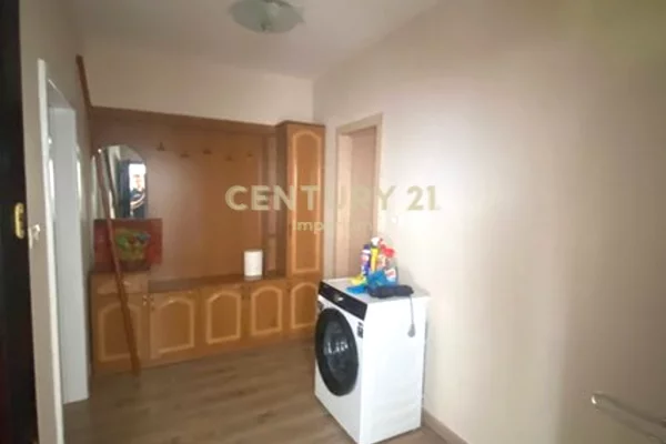 Shtepi me qera Apartament ne Tirane, 1+1, Mobilimi E mobiluar, Pagesa 450  Euro.