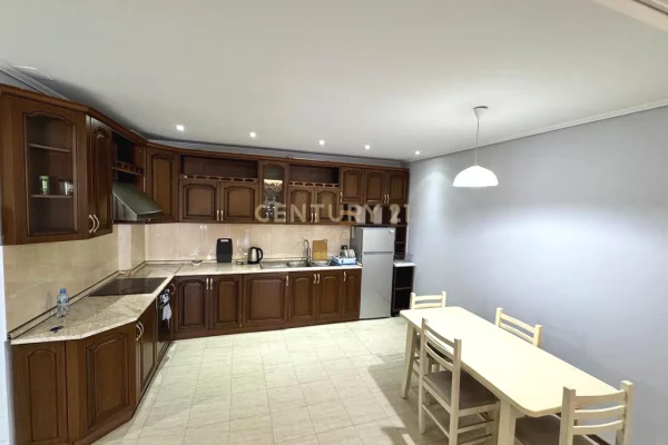 Shtepi me qera Apartament ne Tirane, 2+1, Mobilimi E mobiluar, Pagesa 800  Euro.
