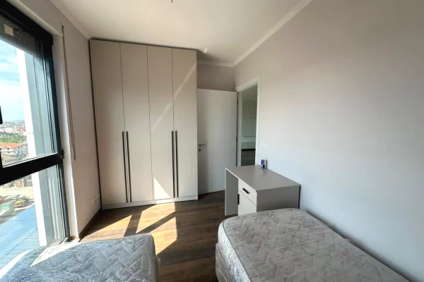Shtepi me qera Apartament ne Tirane, 2+1, Mobilimi Bosh, pa mobiluar, Pagesa 700  Euro.