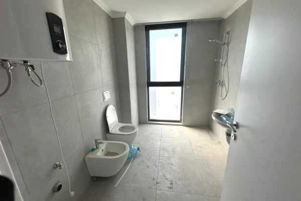 Shtepi me qera Apartament ne Tirane, 2+1, Mobilimi Bosh, pa mobiluar, Pagesa 700  Euro.