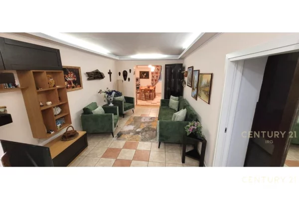 Shtepi me qera Apartament ne Tirane, 2+1, Mobilimi E mobiluar, Pagesa 700  Euro.