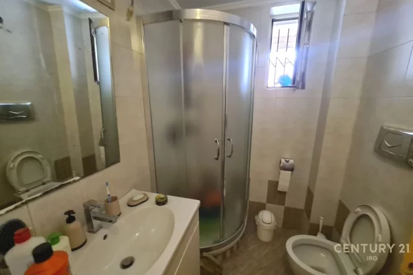 Shtepi me qera Apartament ne Tirane, 2+1, Mobilimi E mobiluar, Pagesa 700  Euro.