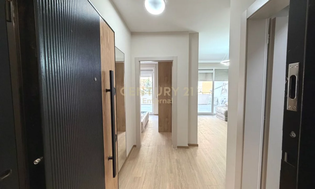 Shtepi me qera Apartament ne Tirane, 1+1, Mobilimi E mobiluar, Pagesa 750  Euro.