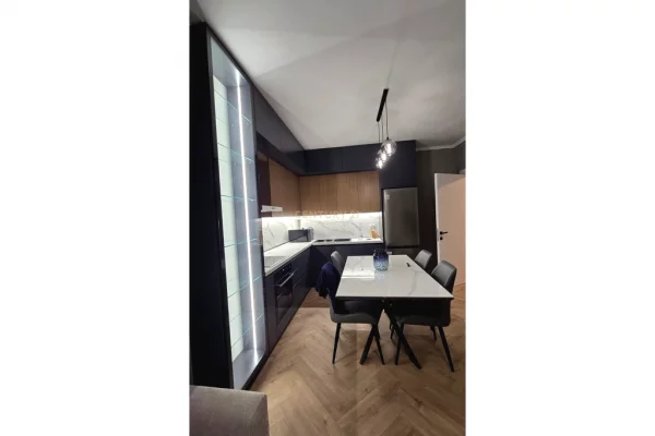 Shtepi me qera Apartament ne Tirane, 2+1, Mobilimi E mobiluar, Pagesa 55,000  Leke.