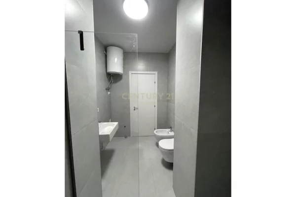 Shtepi me qera Apartament ne Tirane, 1+1, Mobilimi Bosh, pa mobiluar, Pagesa 550  Euro.