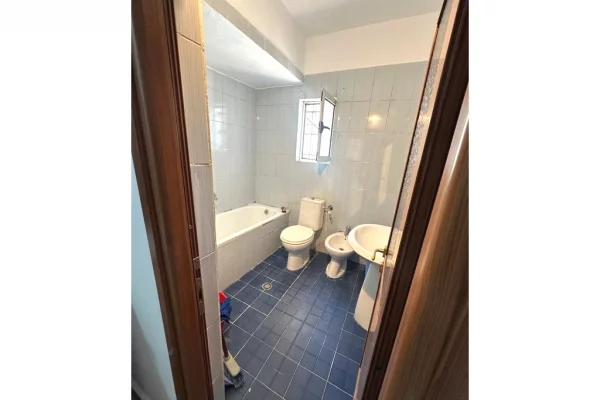 Shtepi me qera Apartament ne Tirane, 1+1, Mobilimi E mobiluar, Pagesa 400  Euro.