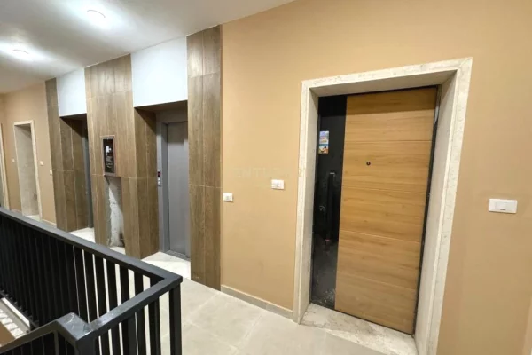 Shtepi me qera Apartament ne Tirane, 1+1, Mobilimi Bosh, pa mobiluar, Pagesa 450  Euro.