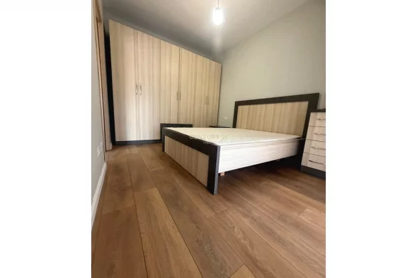 Shtepi me qera Apartament ne Tirane, 1+1, Mobilimi E mobiluar, Pagesa 400  Euro.