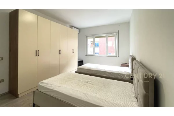 Shtepi me qera Apartament ne Tirane, 3+1, Mobilimi E mobiluar, Pagesa 730  Euro.