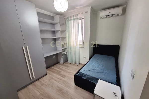 Shtepi me qera Apartament ne Tirane, 3+1, Mobilimi E mobiluar, Pagesa 1,500  Euro.