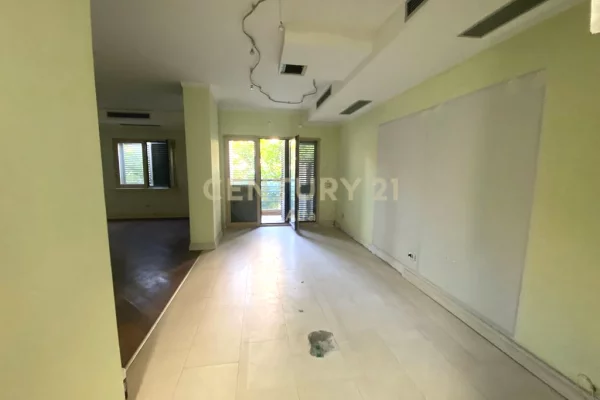 Jepet me Qira Ambient Zyre 104 m2 tek 9-Kateshet – Ideal per Klinika & Zyra !!