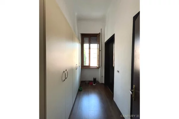AMBIENT ZYRE PER QIRA NE BLLOK
