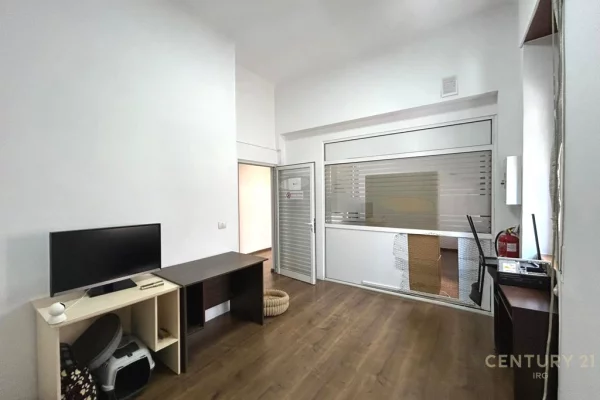 AMBIENT ZYRE PER QIRA NE BLLOK