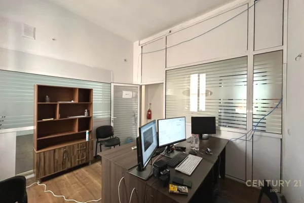 AMBIENT ZYRE PER QIRA NE BLLOK