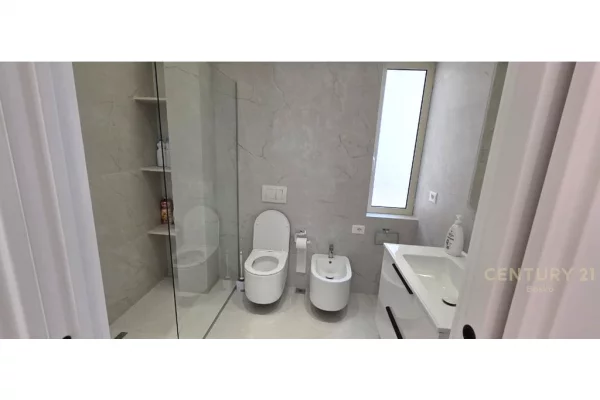 Shtepi me qera Apartament ne Tirane, 2+1, Mobilimi E mobiluar, Pagesa 850  Euro.