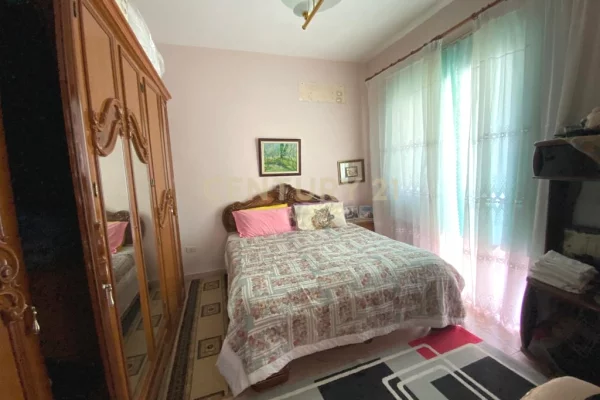 Shtepi ne shitje Vila Luksoze ne Tirane, 4+1, Mobilimi E mobiluar, Pagesa 469,000  Euro.