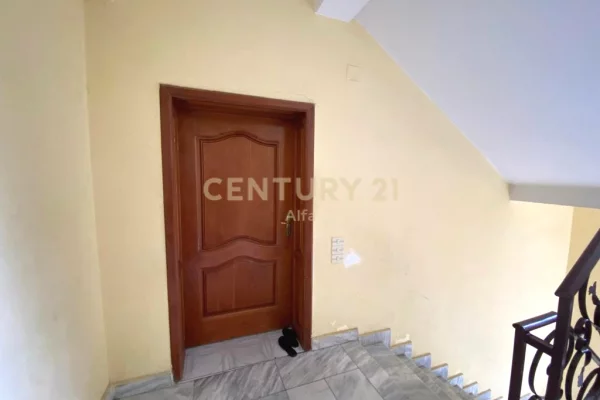 Shtepi ne shitje Vila Luksoze ne Tirane, 4+1, Mobilimi E mobiluar, Pagesa 469,000  Euro.