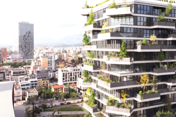 Ambient Premium ne Vertical Forest Tirana – 474.61m2 | Kati 1 | Fasade me Vizibilitet