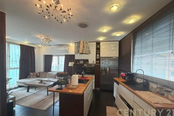 Shtepi me qera Duplex(shtepi me 2 kate) ne Tirane, 2+1, Mobilimi E mobiluar, Pagesa 1,100  Euro.