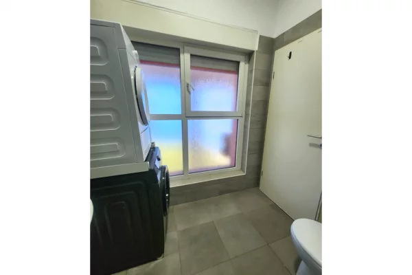 Shtepi ne shitje Apartament ne Tirane, 1+1, Mobilimi E mobiluar, Pagesa 84,000  Euro.