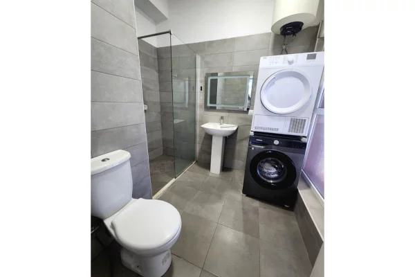Shtepi ne shitje Apartament ne Tirane, 1+1, Mobilimi E mobiluar, Pagesa 84,000  Euro.