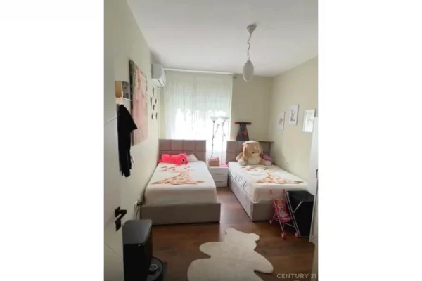Shtepi ne shitje Apartament ne Tirane, 2+1, Mobilimi E mobiluar, Pagesa 195,000  Euro.