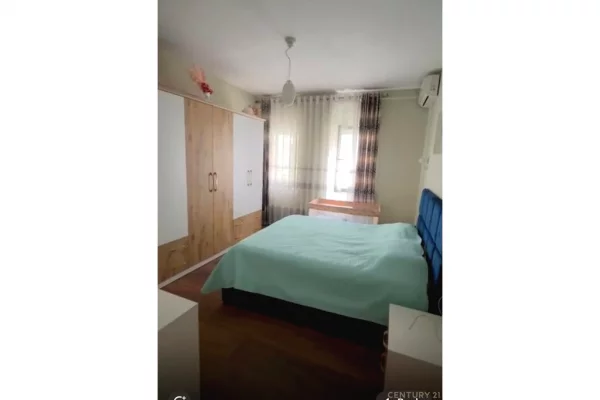 Shtepi ne shitje Apartament ne Tirane, 2+1, Mobilimi E mobiluar, Pagesa 195,000  Euro.