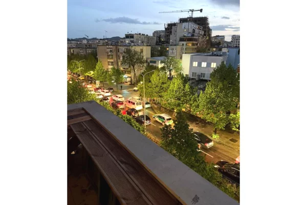 Shtepi me qera Apartament ne Tirane, 2+1, Mobilimi E mobiluar, Pagesa 600  Euro.