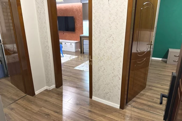 Shtepi me qera Apartament ne Tirane, 2+1, Mobilimi E mobiluar, Pagesa 600  Euro.