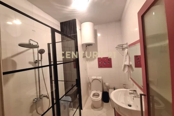 Shtepi ne shitje Apartament ne Tirane, 2+1, Mobilimi E mobiluar, Pagesa 350,000  Euro.