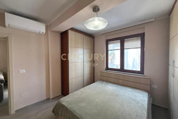 Shtepi ne shitje Apartament ne Tirane, 1+1, Mobilimi E mobiluar, Pagesa 248,000  Euro.