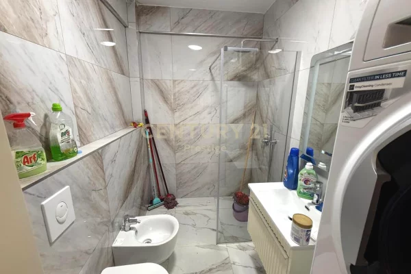 Shtepi ne shitje Apartament ne Tirane, 1+1, Mobilimi E mobiluar, Pagesa 248,000  Euro.
