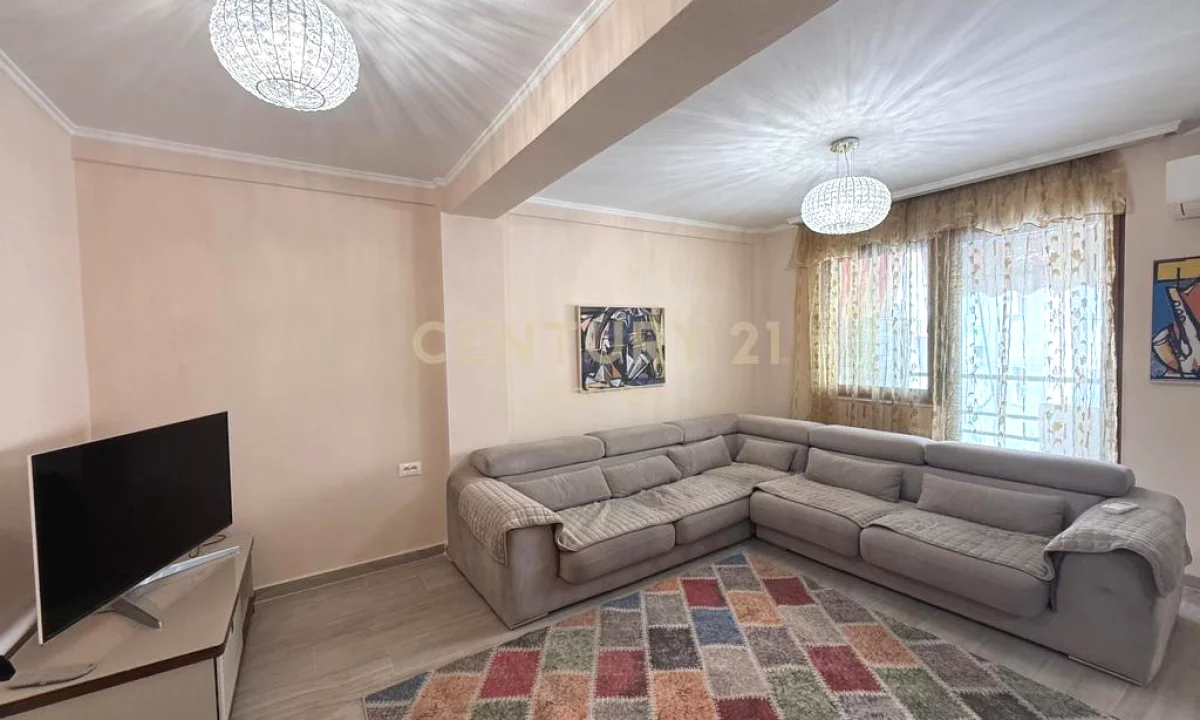 Shtepi ne shitje Apartament ne Tirane, 1+1, Mobilimi E mobiluar, Pagesa 248,000  Euro.