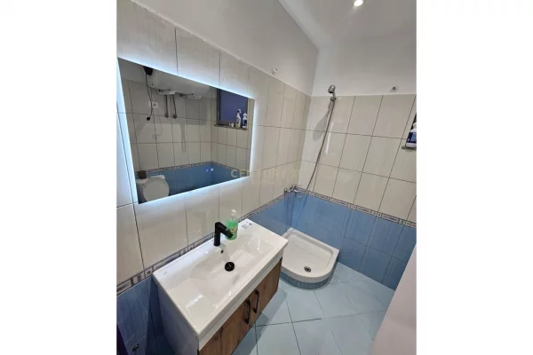 Shtepi ne shitje Apartament ne Tirane, 2+1, Mobilimi E mobiluar, Pagesa 158,000  Euro.
