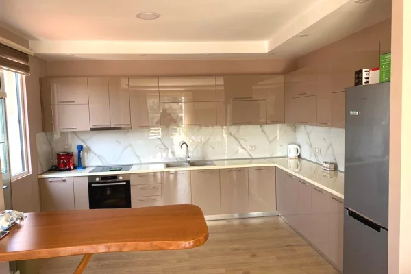 Shtepi ne shitje Duplex(shtepi me 2 kate) ne Tirane, 4+1, Mobilimi E mobiluar, Pagesa 250,000  Euro.