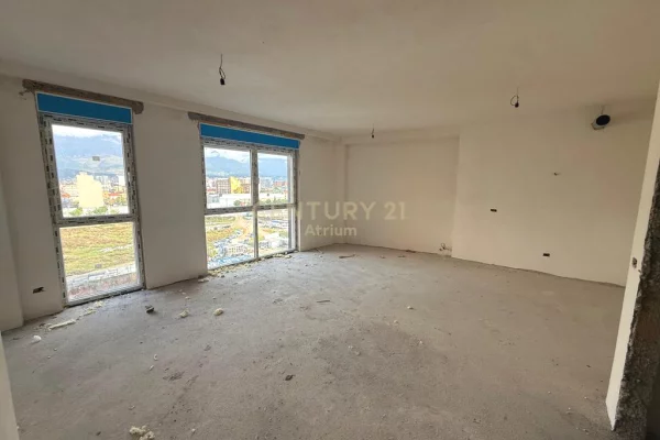 Shtepi ne shitje Apartament ne Tirane, 3+1, Mobilimi Bosh, pa mobiluar, Pagesa 320,000  Euro.
