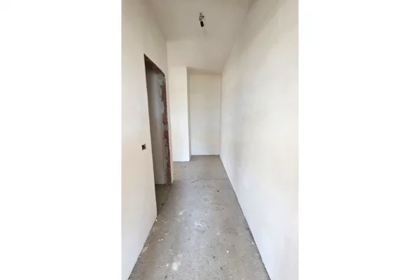 Shtepi ne shitje Apartament ne Tirane, 3+1, Mobilimi Bosh, pa mobiluar, Pagesa 320,000  Euro.