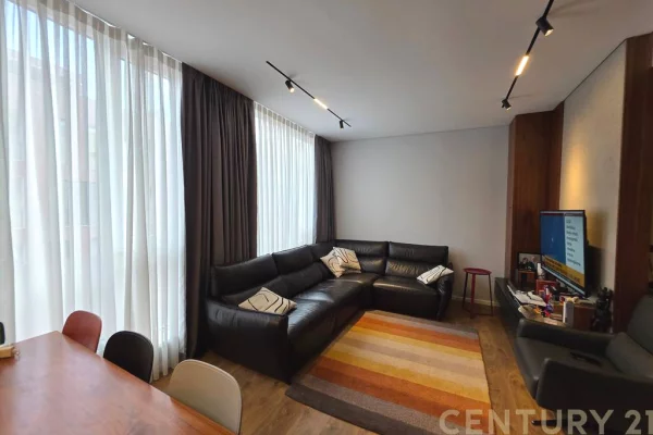 SHITET APARTAMENT 2+1 + POST PARKIMI NE BULEVARDIN E RI