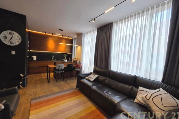 Shtepi ne shitje Apartament ne Tirane, 2+1, Mobilimi E mobiluar, Pagesa 250,000  Euro.
