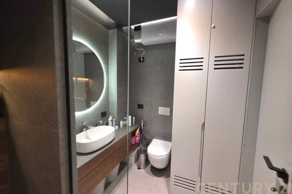 Shtepi ne shitje Apartament ne Tirane, 2+1, Mobilimi E mobiluar, Pagesa 250,000  Euro.