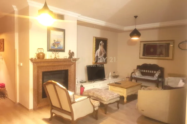Apartament 2+1+ Parkim me Qira tek Kopshti Botanik