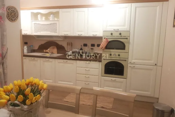 Shtepi me qera Apartament ne Tirane, 2+1, Mobilimi E mobiluar, Pagesa 750  Euro.